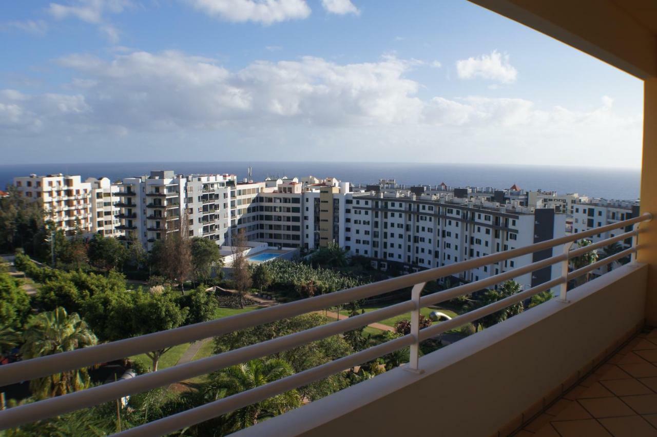 Luxury Apartment With Pool ฟุงชาล ภายนอก รูปภาพ