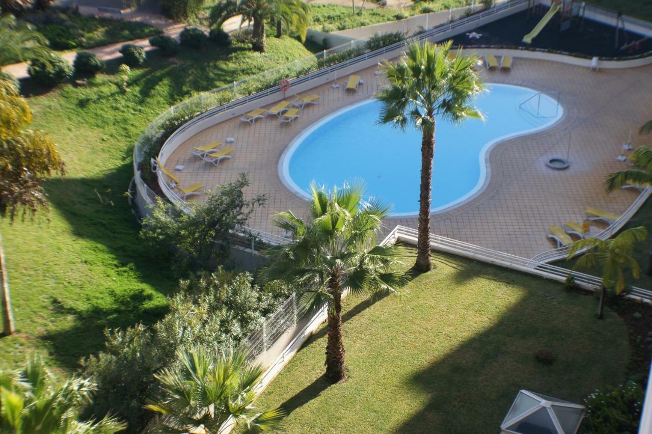Luxury Apartment With Pool ฟุงชาล ภายนอก รูปภาพ